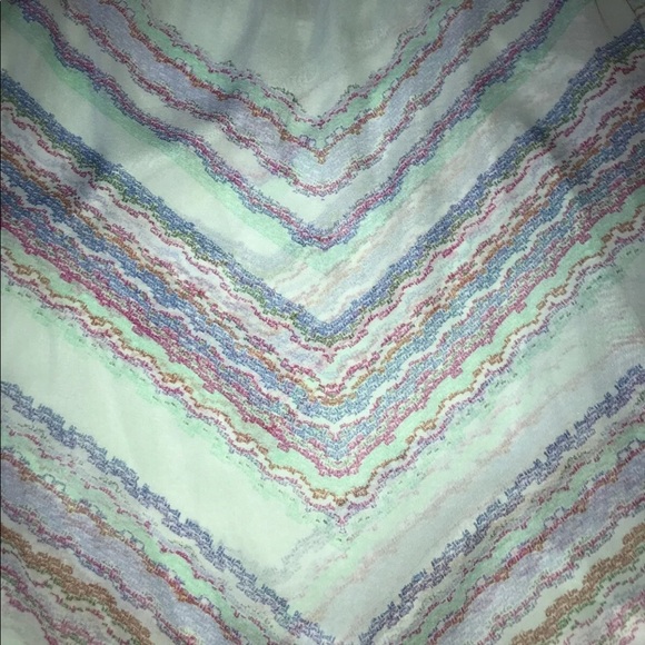 BCBGMAXAZRIA Silk Top Off-the-shoulder Sz M - Picture 4 of 6